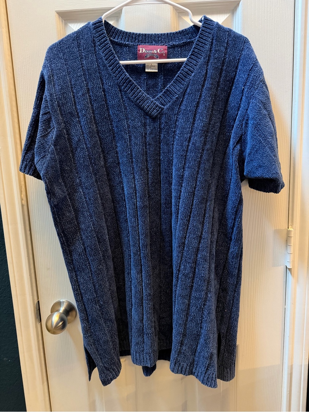 Men's V-Neck Short-Sleeve Sweater - Navy Blue